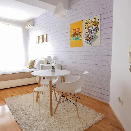 Majestic Studio *
